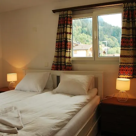 With Private Bathrooms Отель Saas im Prattigau