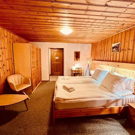 Hotel With Private Bathrooms *