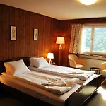 Hotel With Private Bathrooms *