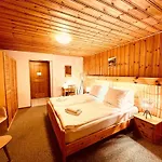 Hotel With Private Bathrooms